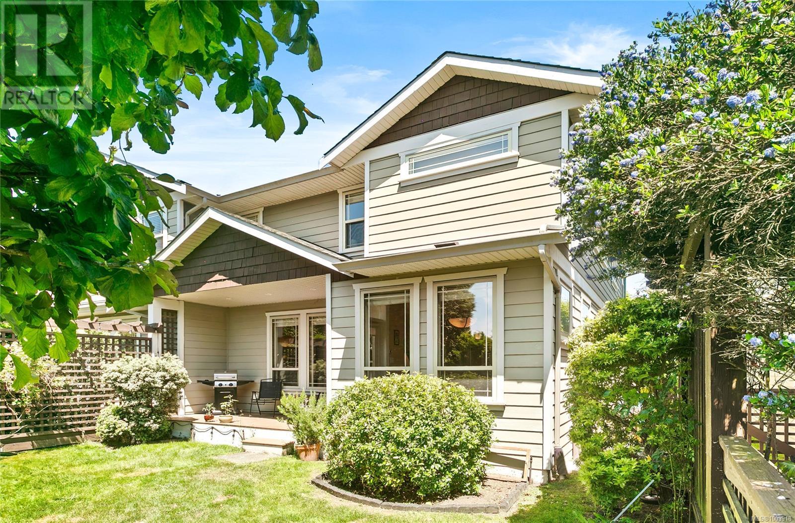 Photo 18 of 105 6591 Arranwood Dr, Sooke BC