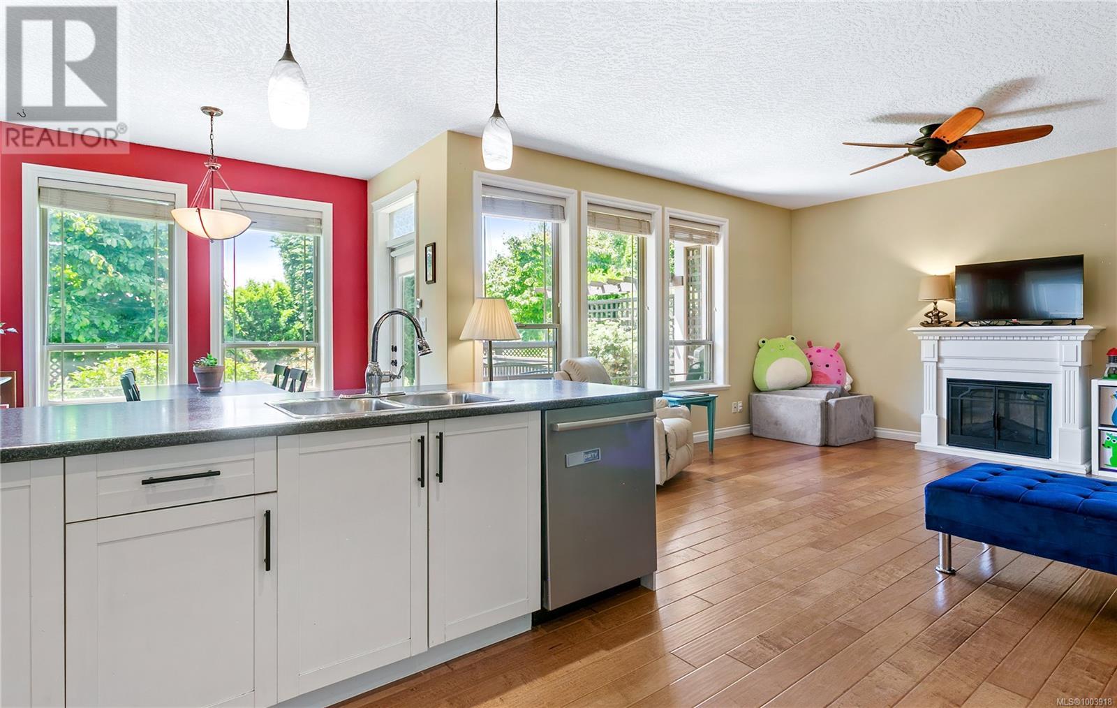 Photo 5 of 105 6591 Arranwood Dr, Sooke BC