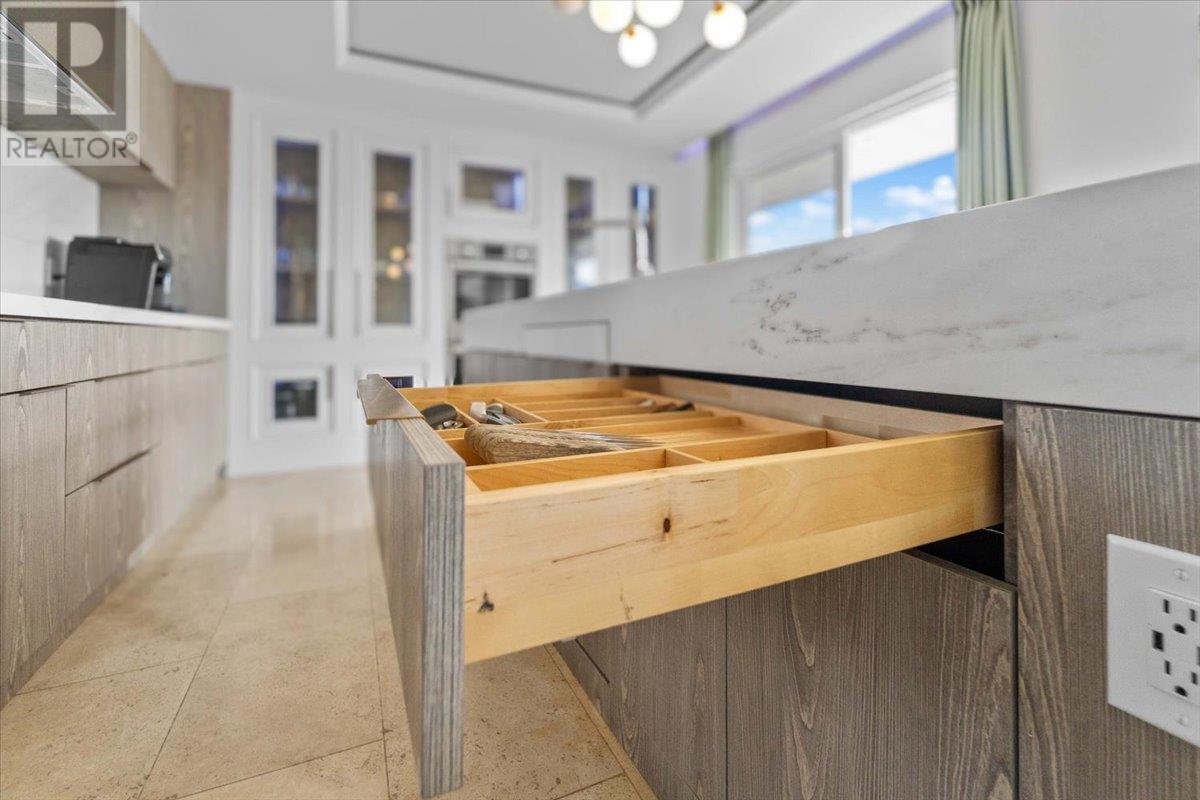  5956 Victoria Street, Peachland