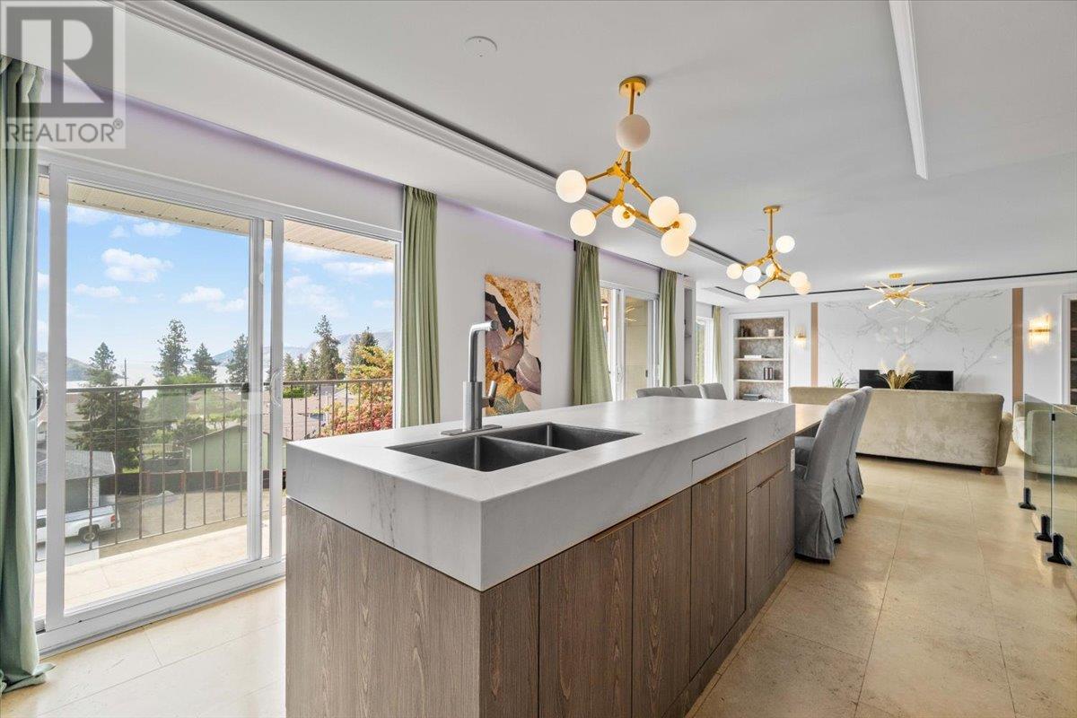  5956 Victoria Street, Peachland