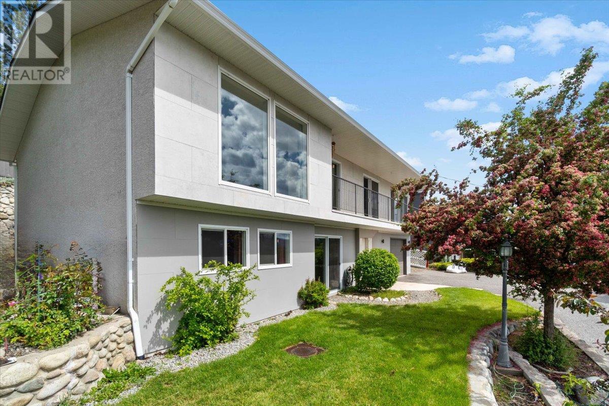  5956 Victoria Street, Peachland