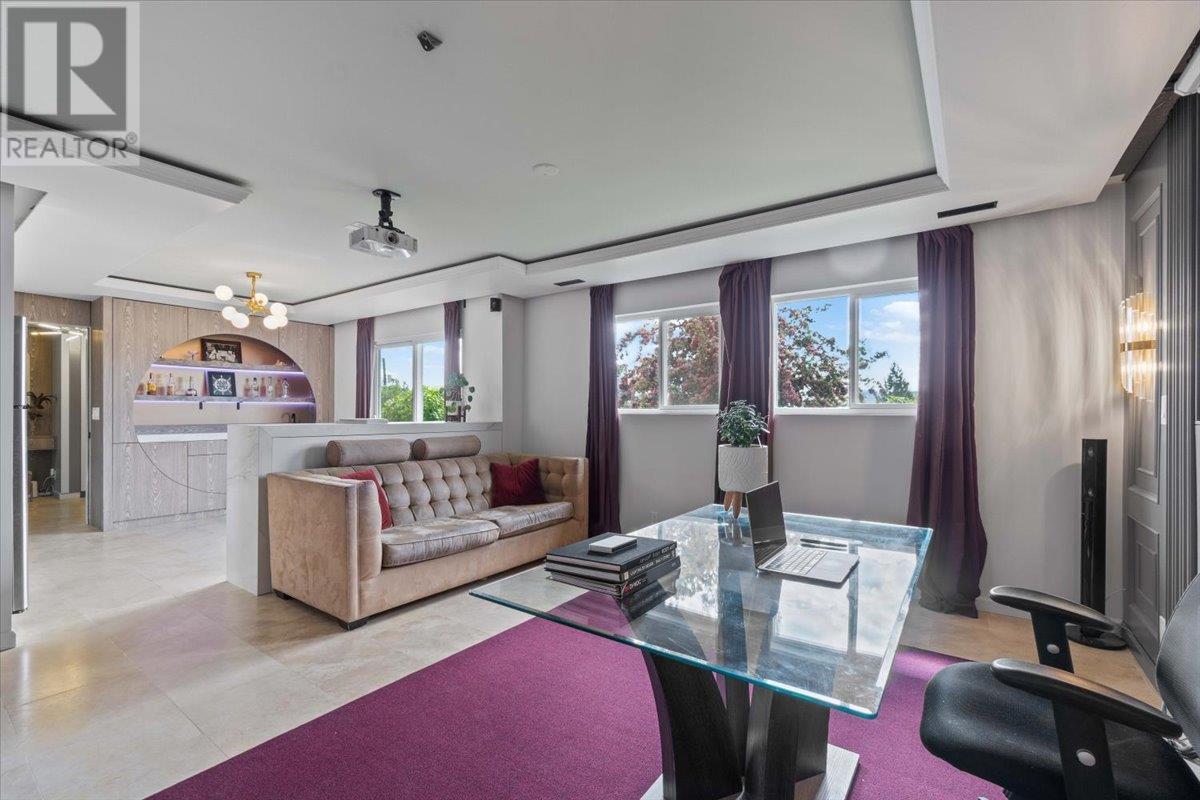  5956 Victoria Street, Peachland