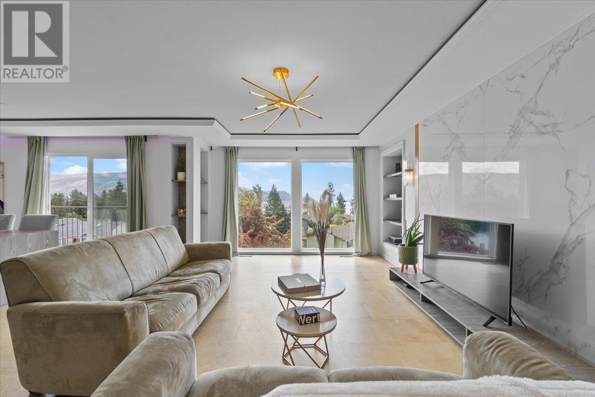  5956 Victoria Street, Peachland