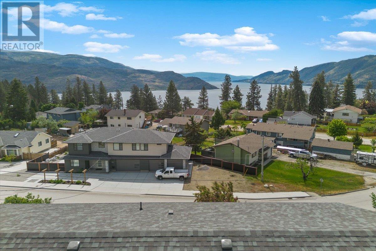  5956 Victoria Street, Peachland