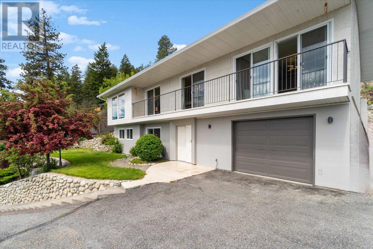  5956 Victoria Street, Peachland