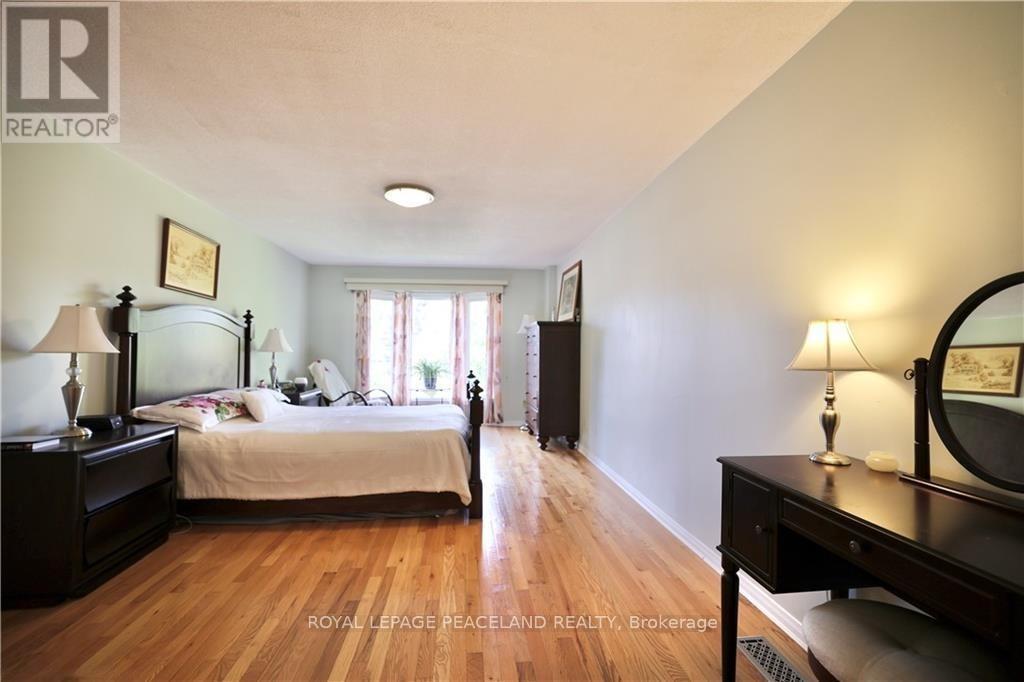 Photo 10 of 236 Westvale Drive, Waterloo ON