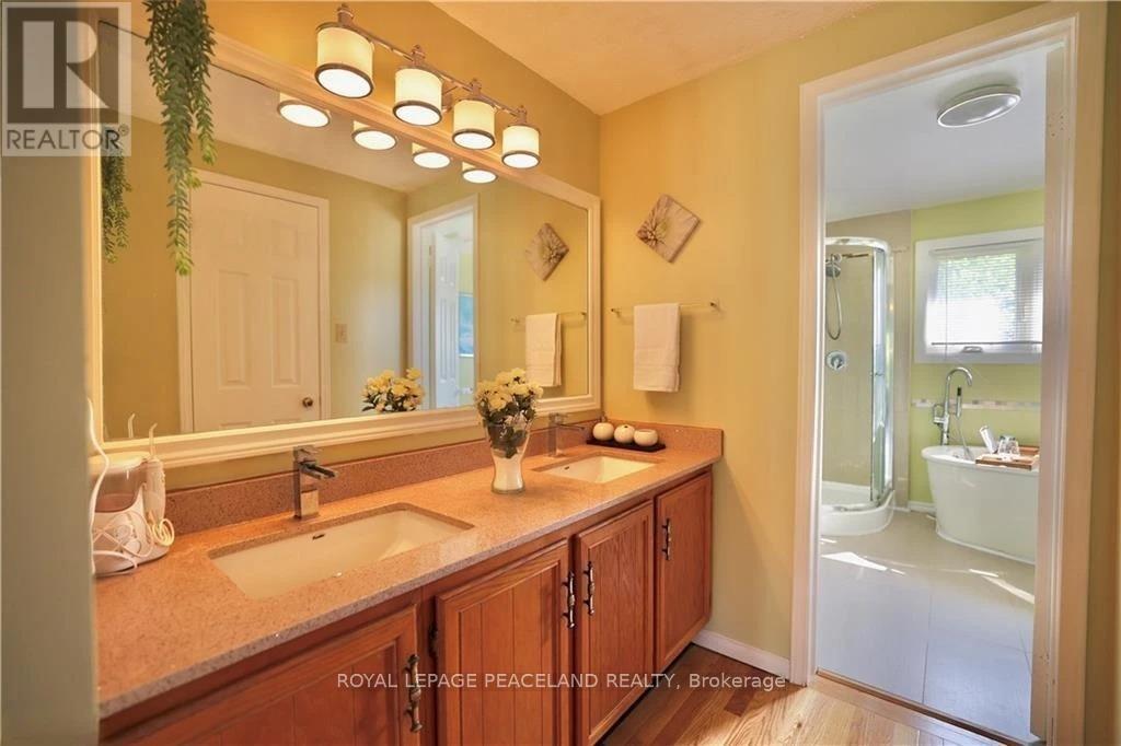 Photo 20 of 236 Westvale Drive, Waterloo ON