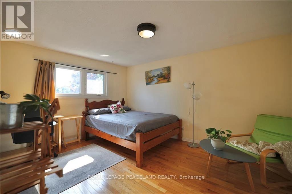 Photo 11 of 236 Westvale Drive, Waterloo ON