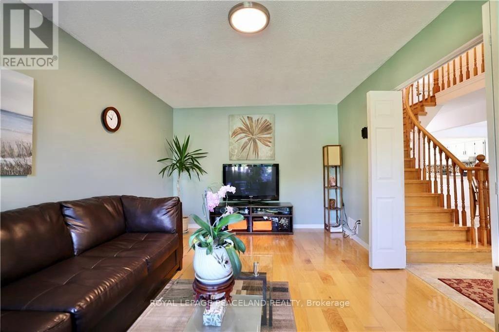 Photo 23 of 236 Westvale Drive, Waterloo ON