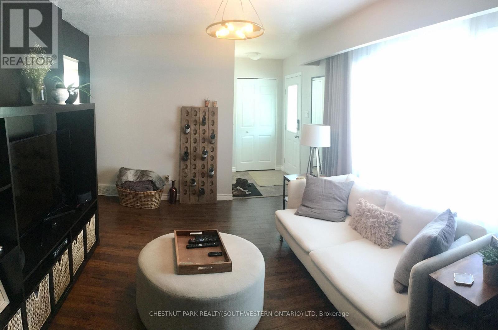 Photo 13 of 148 Green Valley Drive, Kitchener ON
