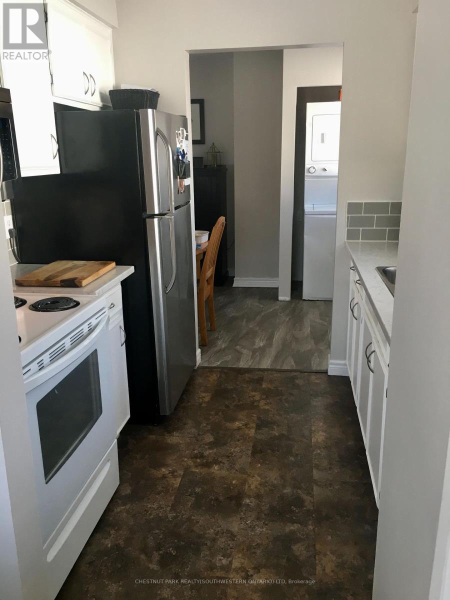 Photo 10 of 148 Green Valley Drive, Kitchener ON