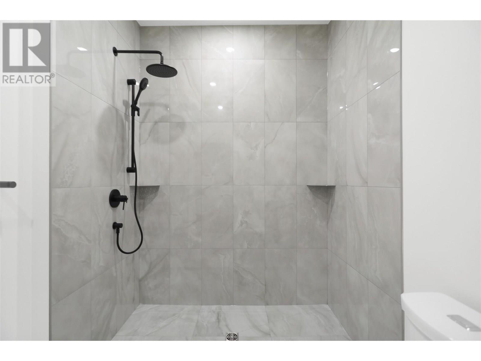  5533 Foothill Court, Kelowna