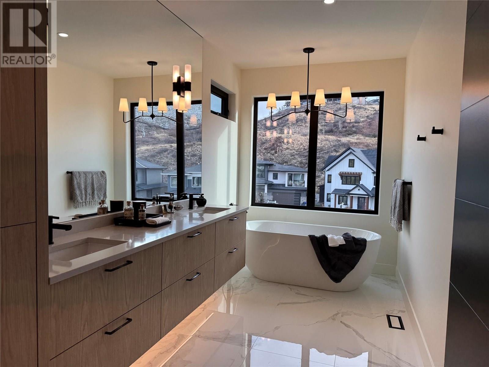  5533 Foothill Court, Kelowna