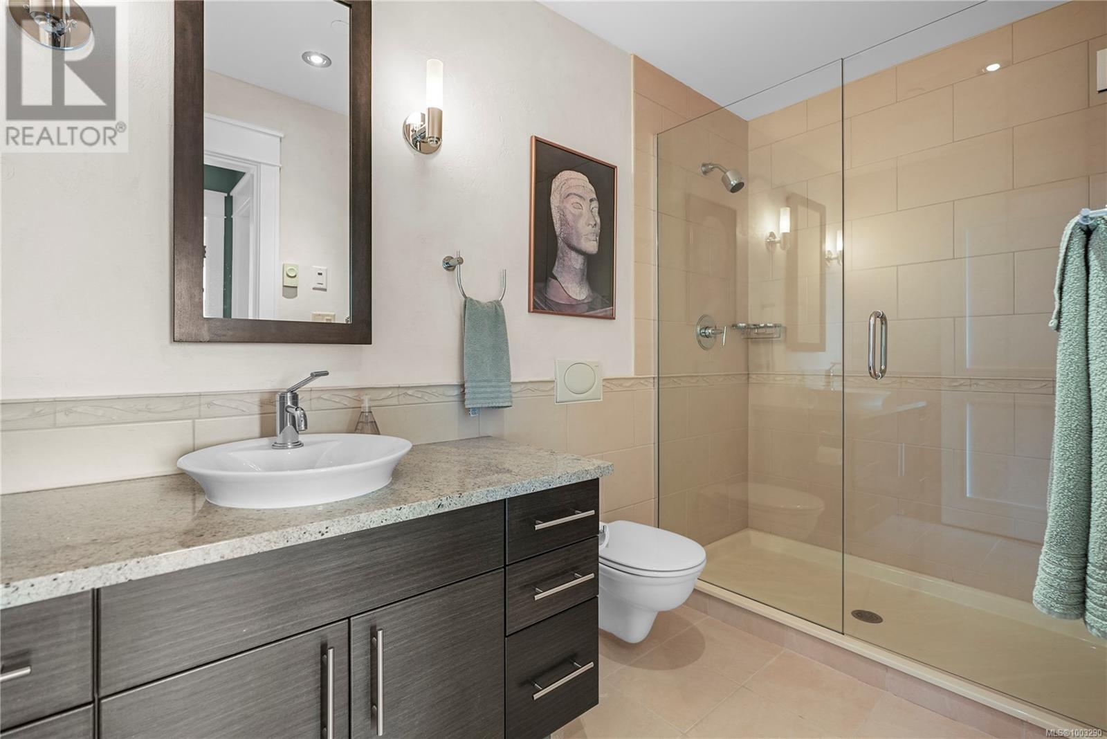 Photo 18 of 506 847 Dunsmuir Rd, Esquimalt BC