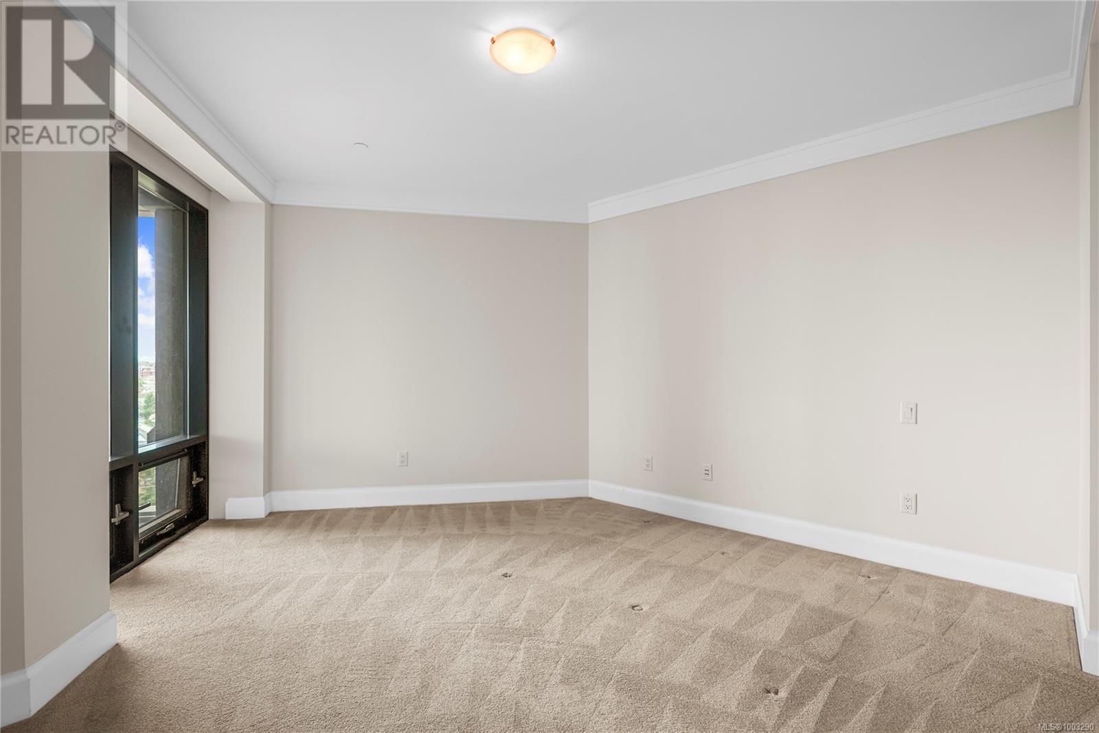 Photo 13 of 506 847 Dunsmuir Rd, Esquimalt BC