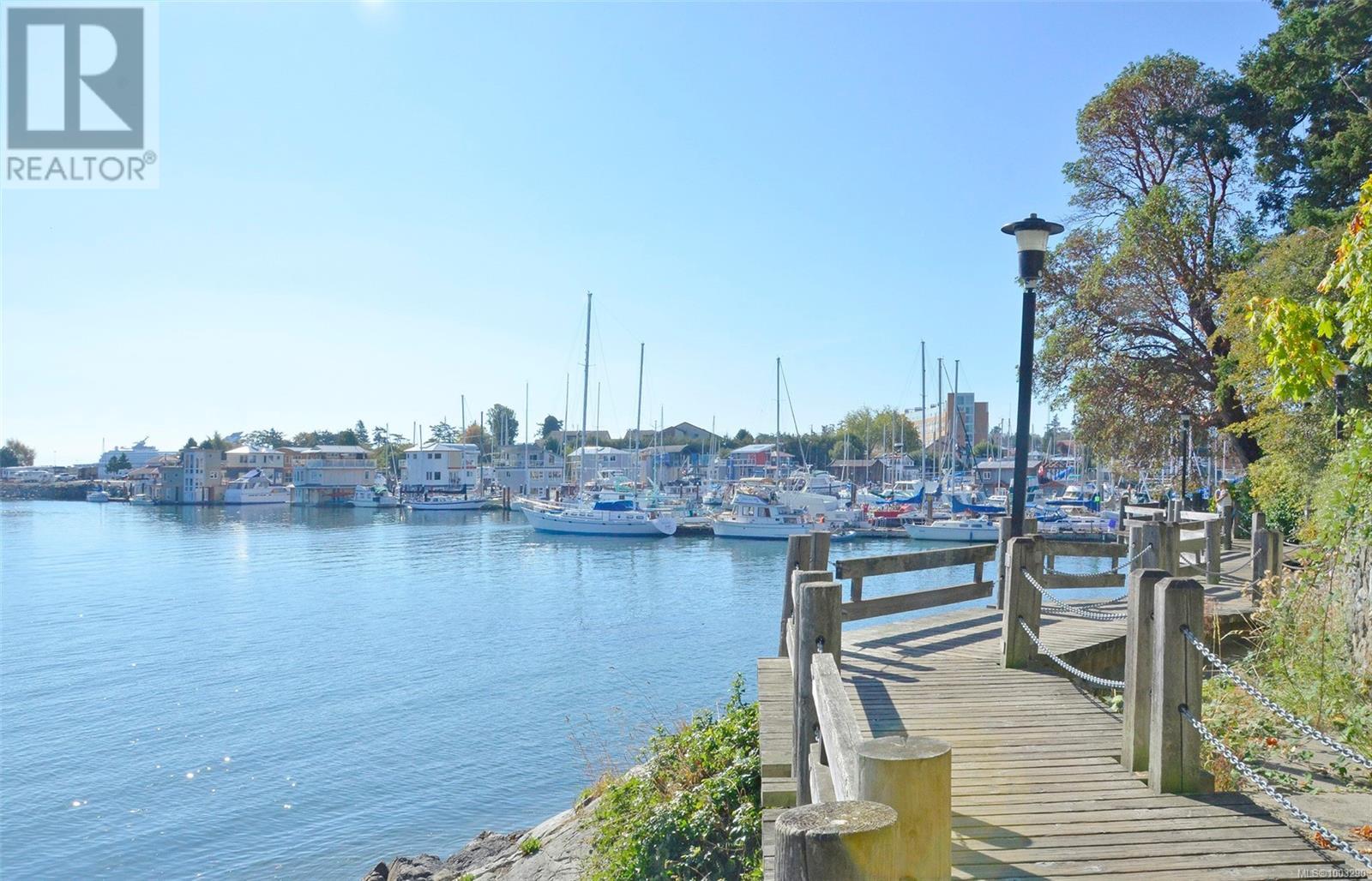 Photo 23 of 506 847 Dunsmuir Rd, Esquimalt BC