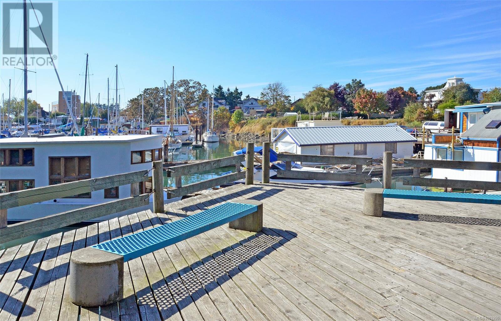 Photo 24 of 506 847 Dunsmuir Rd, Esquimalt BC