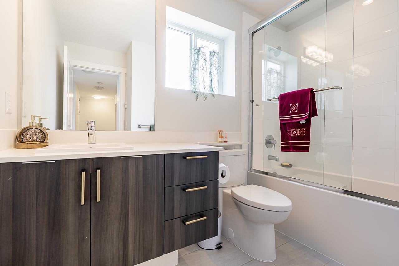 Photo 12 of 93 15111 Edmund Drive, Surrey BC