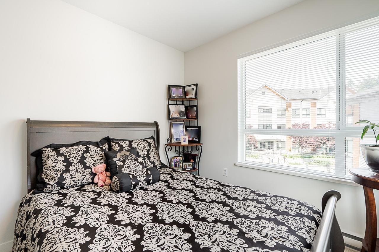 Photo 10 of 93 15111 Edmund Drive, Surrey BC