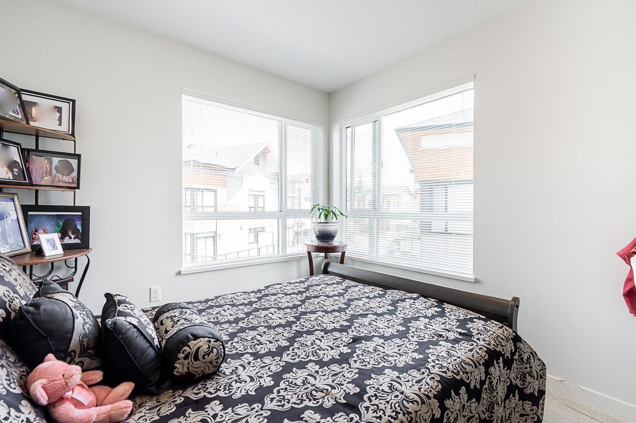 Photo 11 of 93 15111 Edmund Drive, Surrey BC
