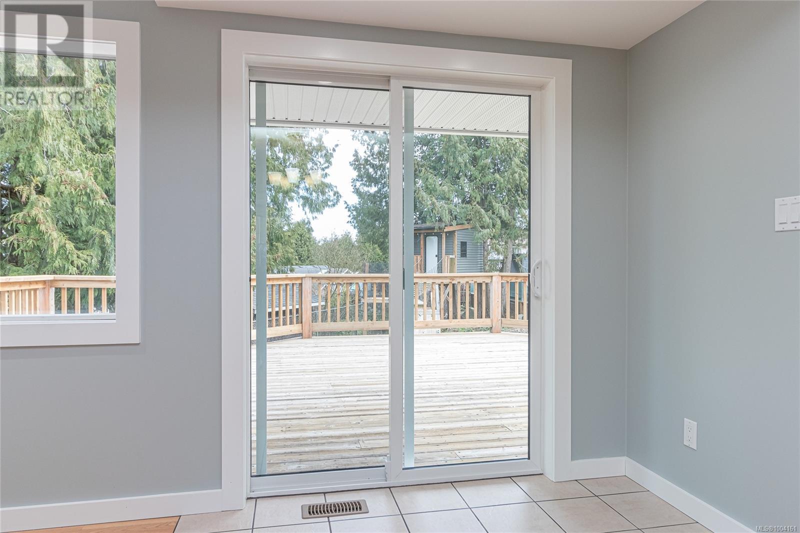 Photo 14 of 621 Wallace Pl, Ladysmith BC