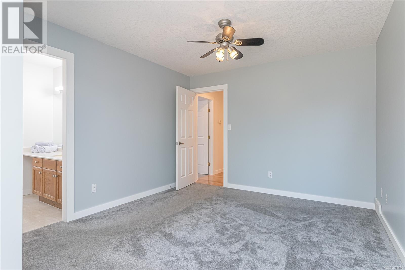 Photo 19 of 621 Wallace Pl, Ladysmith BC