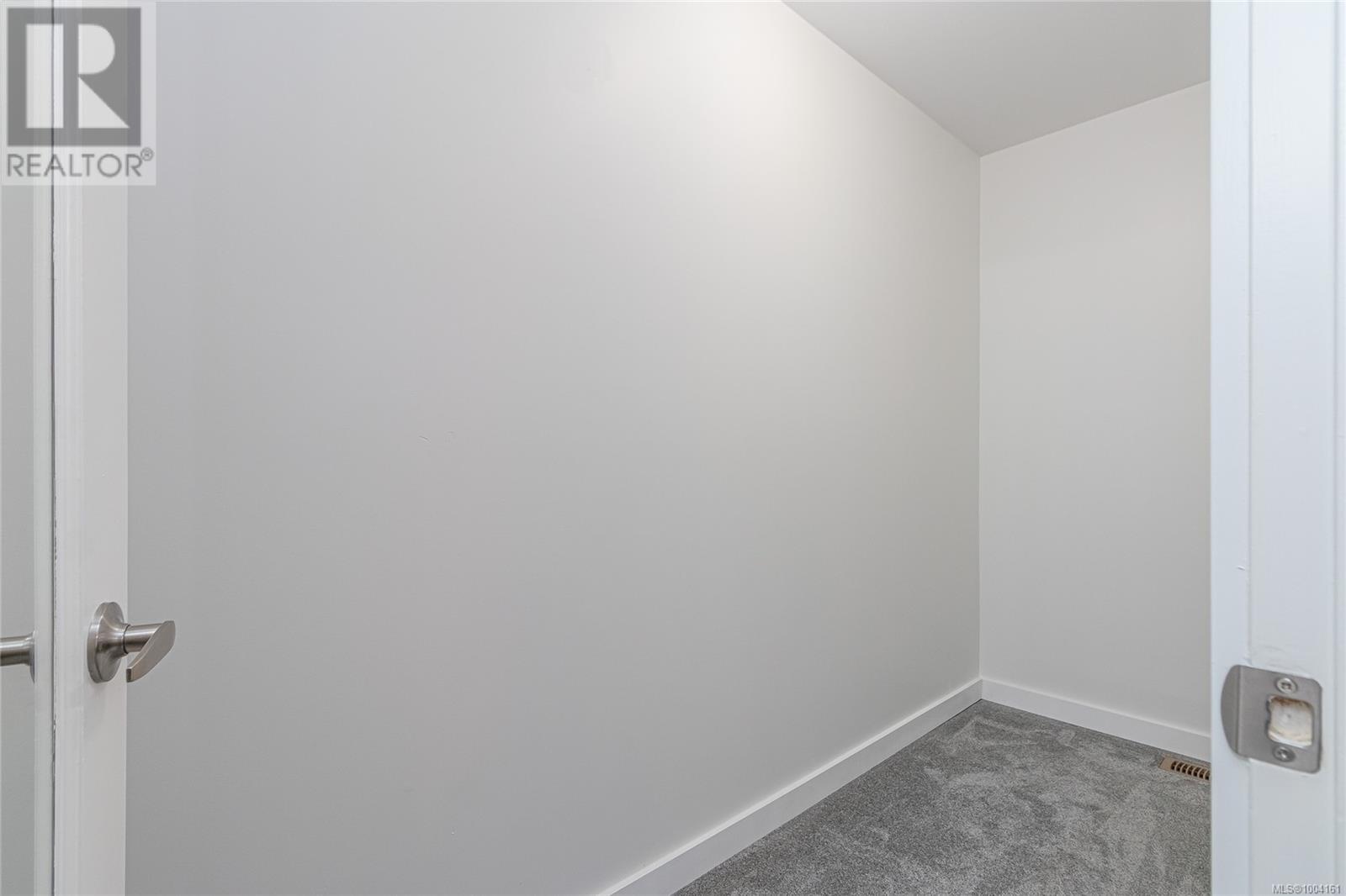 Photo 20 of 621 Wallace Pl, Ladysmith BC