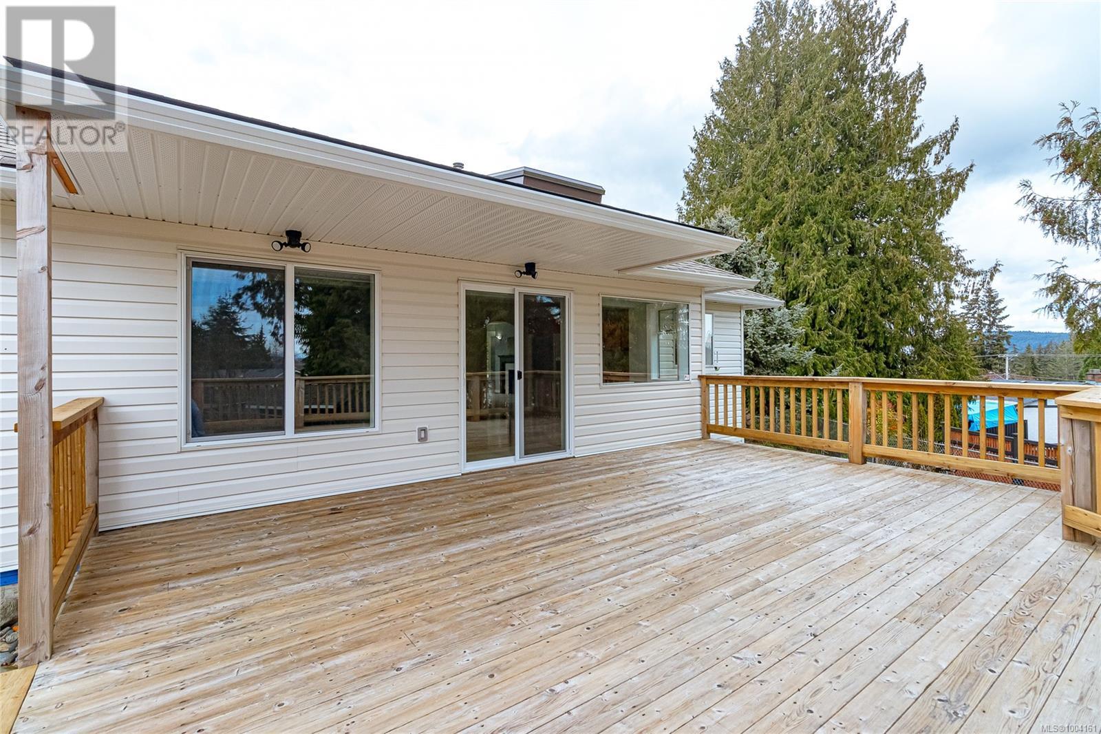 Photo 34 of 621 Wallace Pl, Ladysmith BC