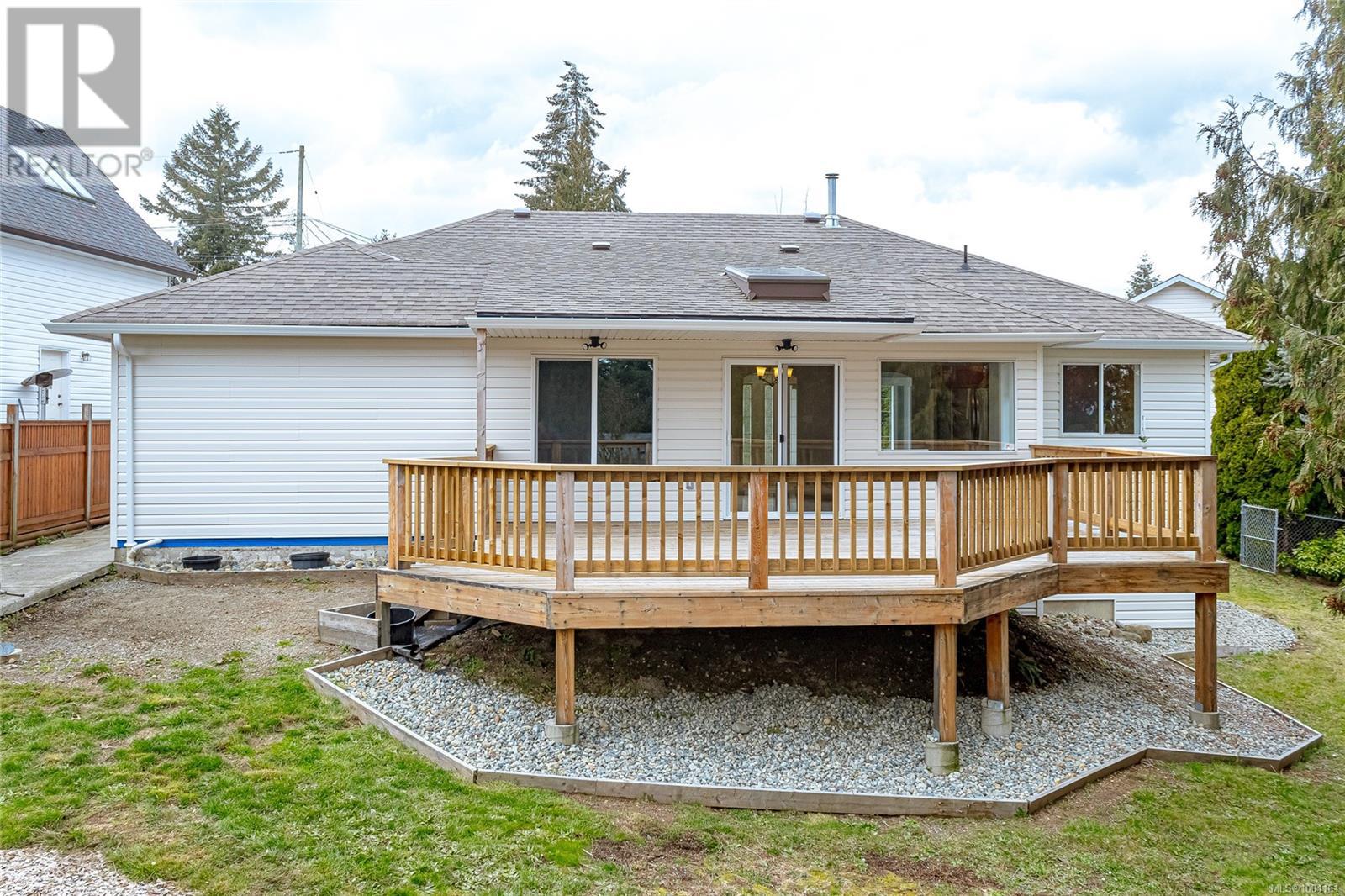 Photo 36 of 621 Wallace Pl, Ladysmith BC