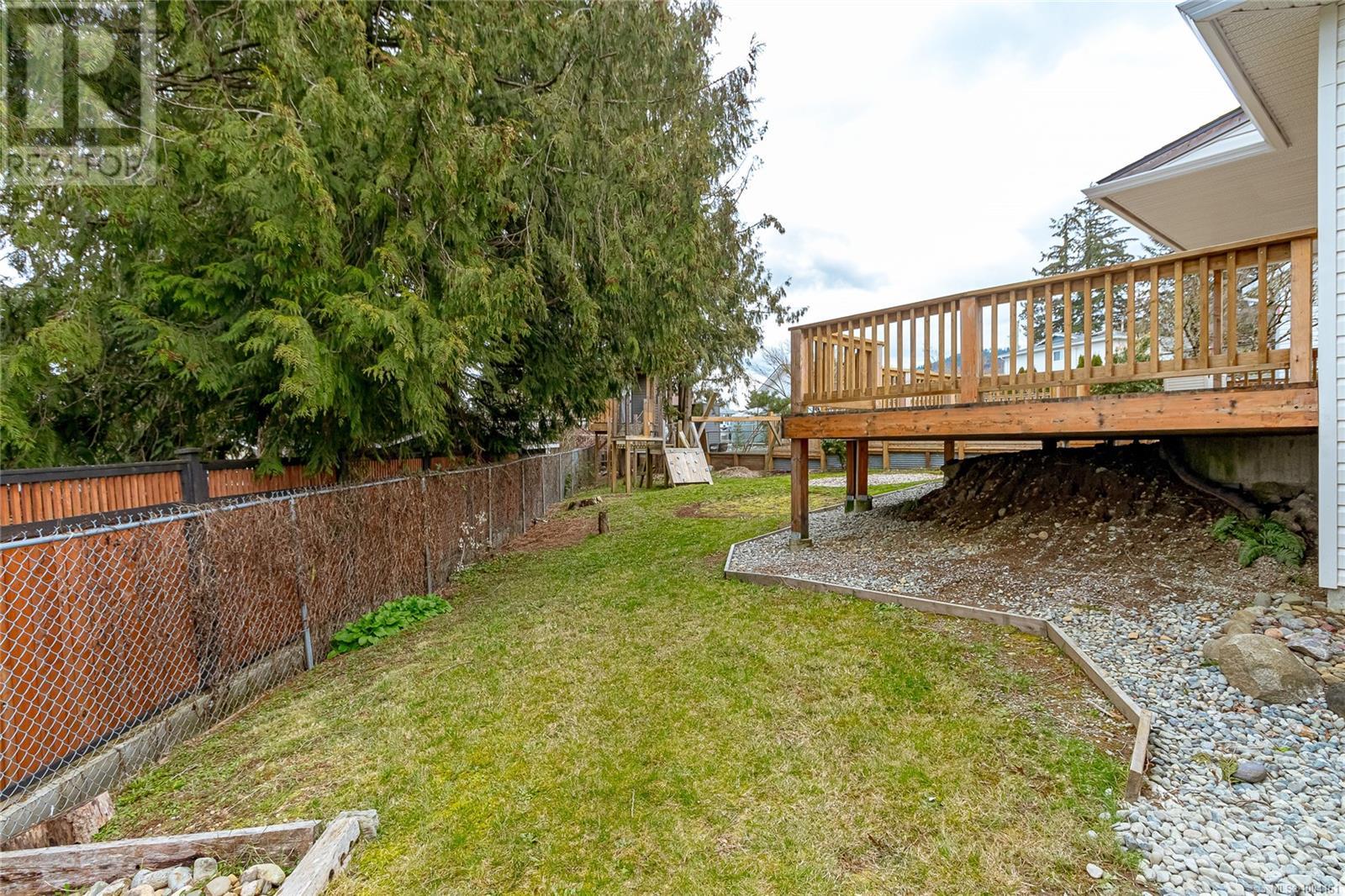 Photo 41 of 621 Wallace Pl, Ladysmith BC