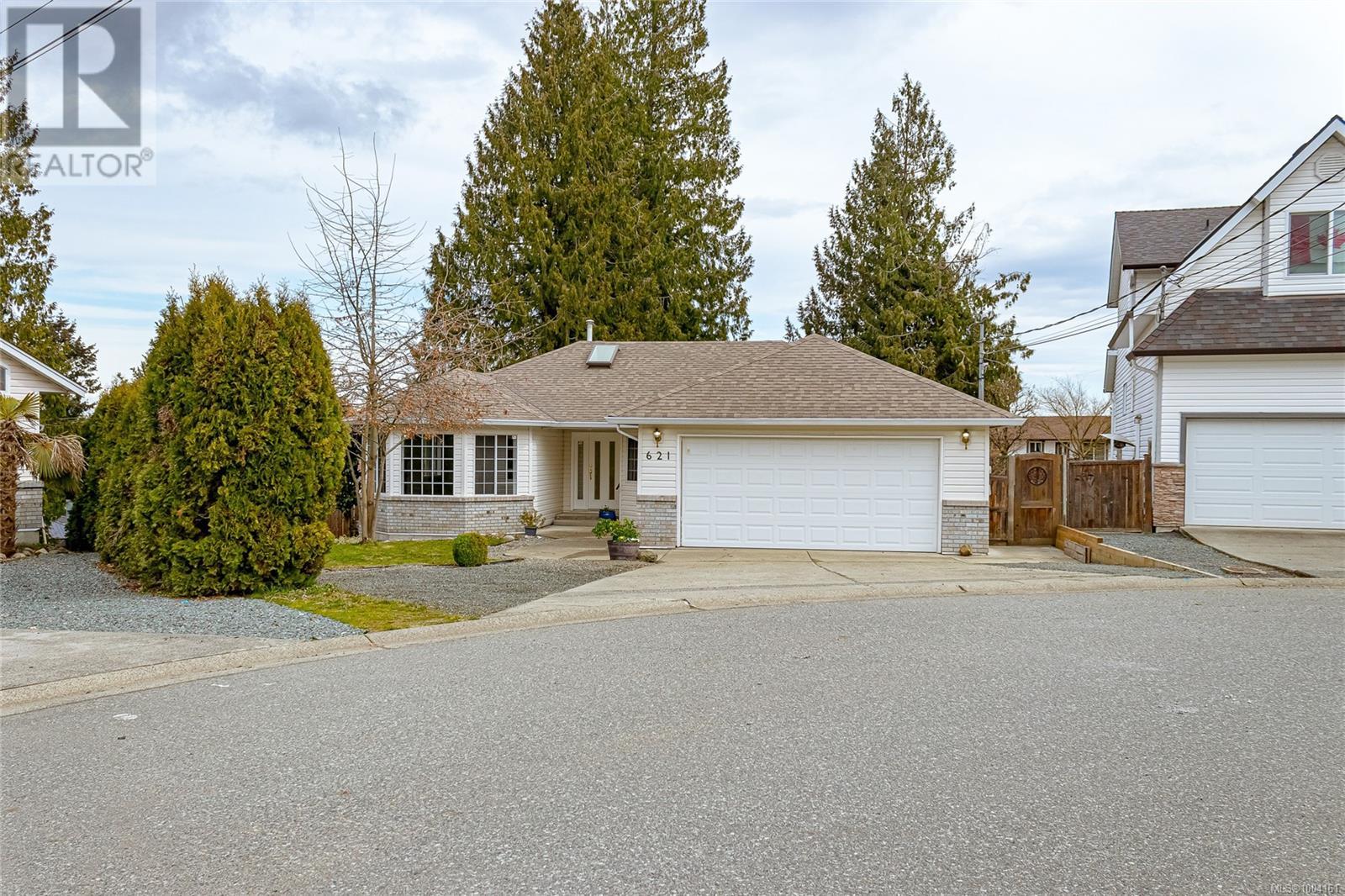 Photo 44 of 621 Wallace Pl, Ladysmith BC