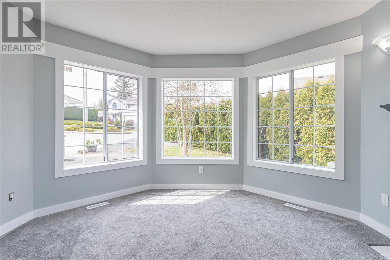 Photo 5 of 621 Wallace Pl, Ladysmith BC