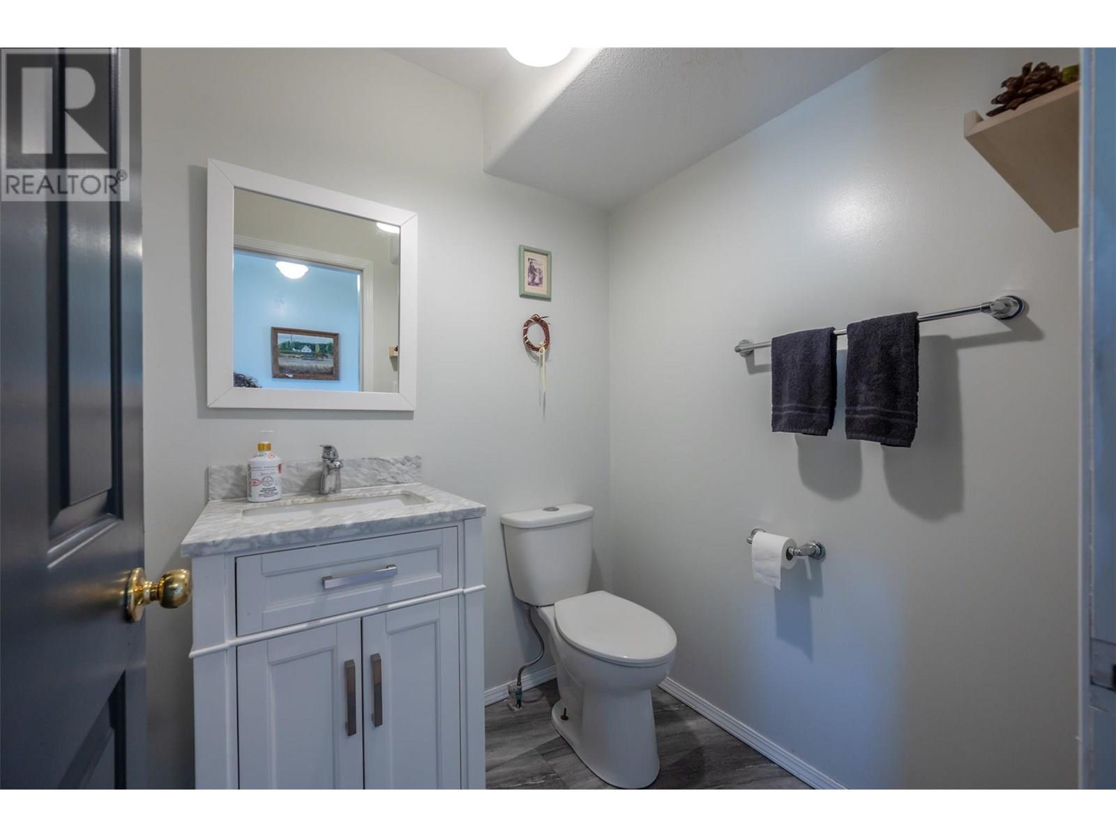 445 5 Road, Oliver