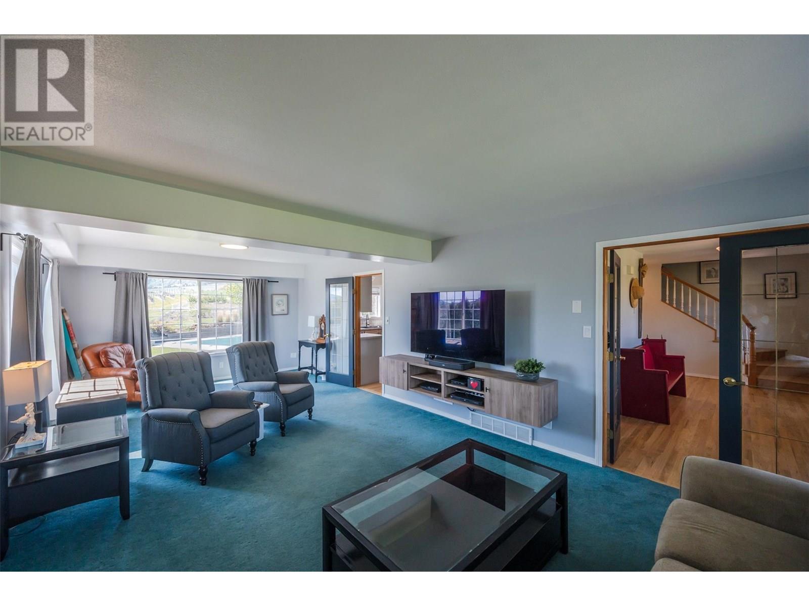 445 5 Road, Oliver