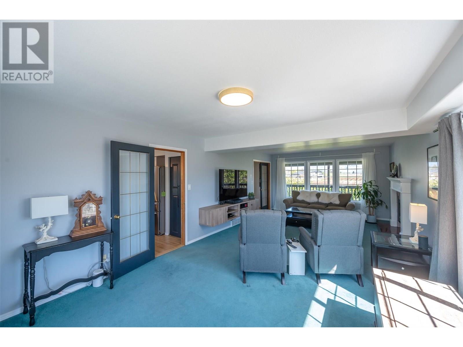 445 5 Road, Oliver
