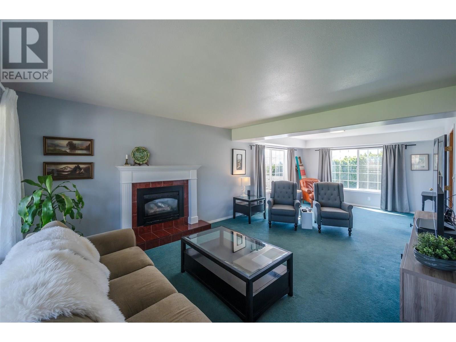 445 5 Road, Oliver