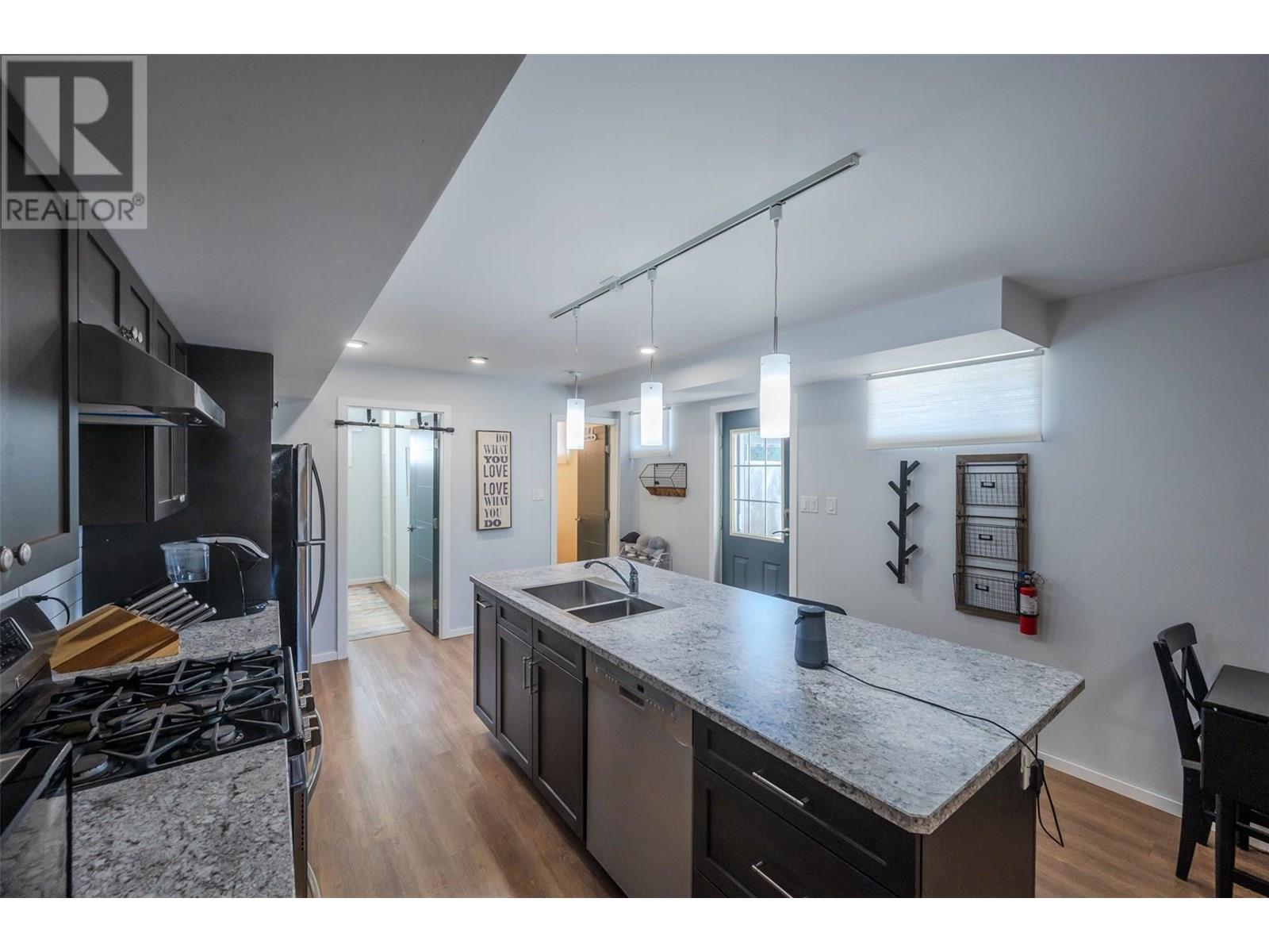445 5 Road, Oliver