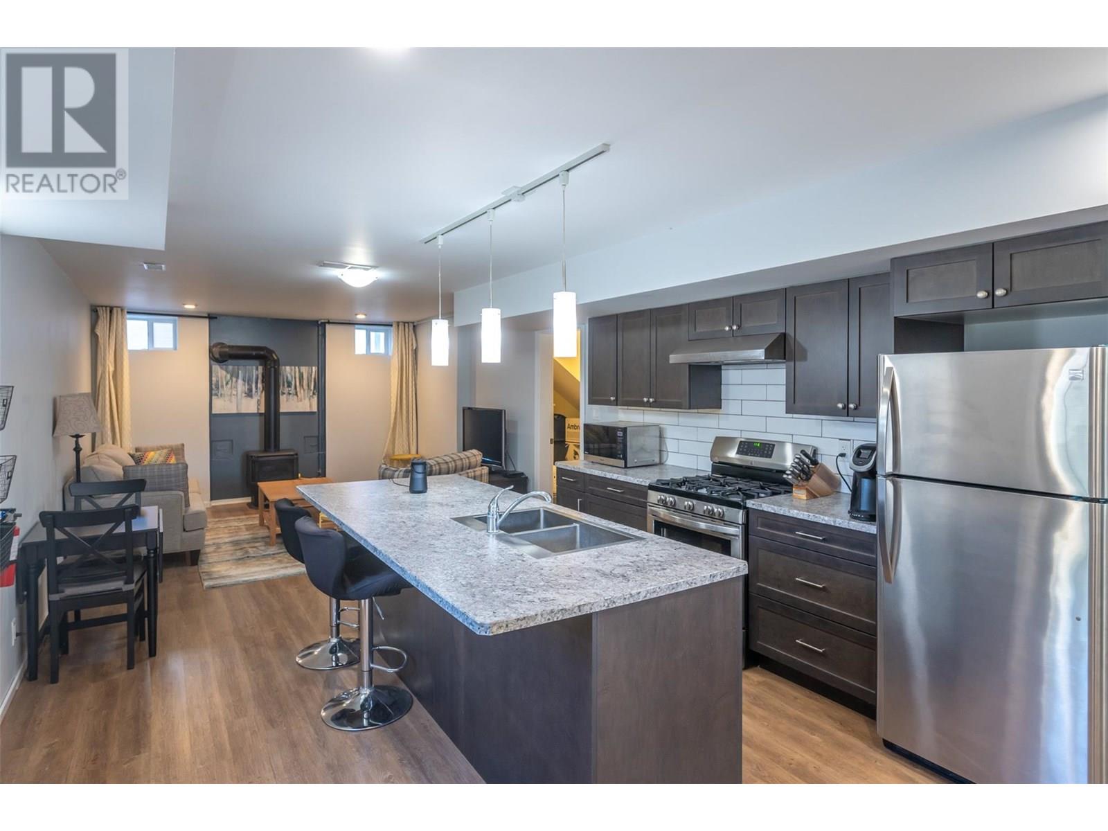 445 5 Road, Oliver