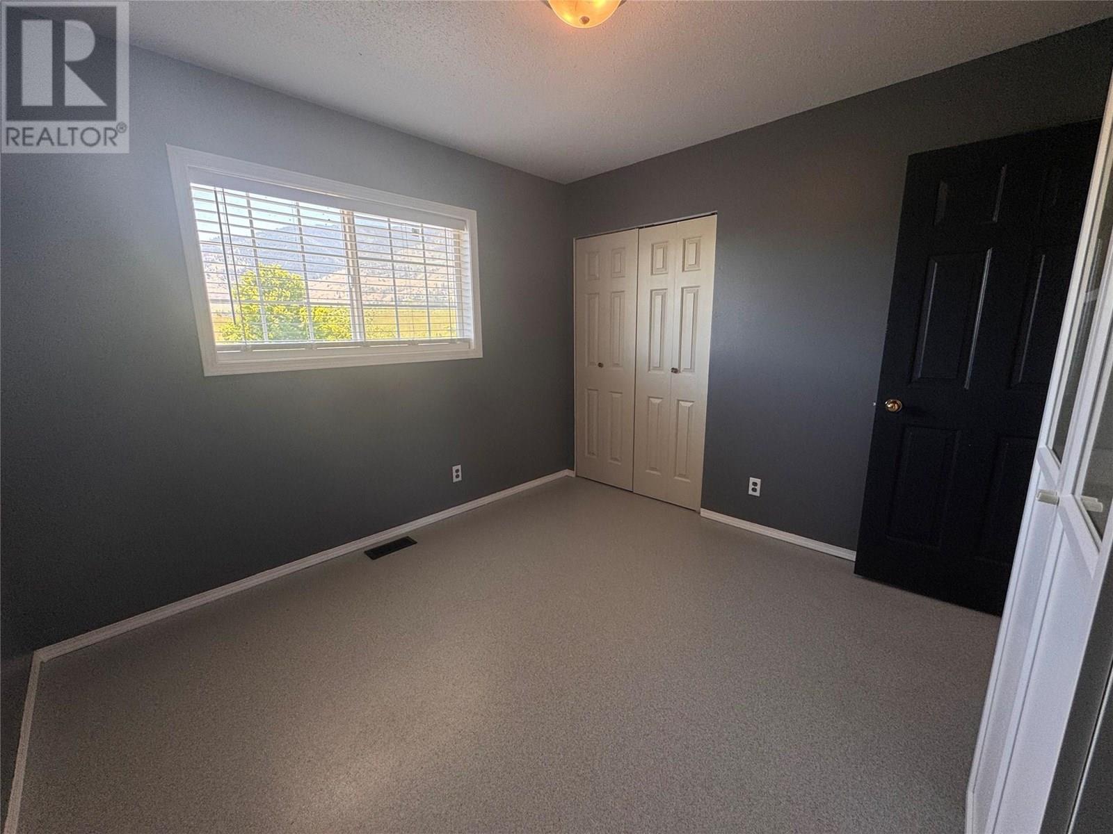 445 5 Road, Oliver