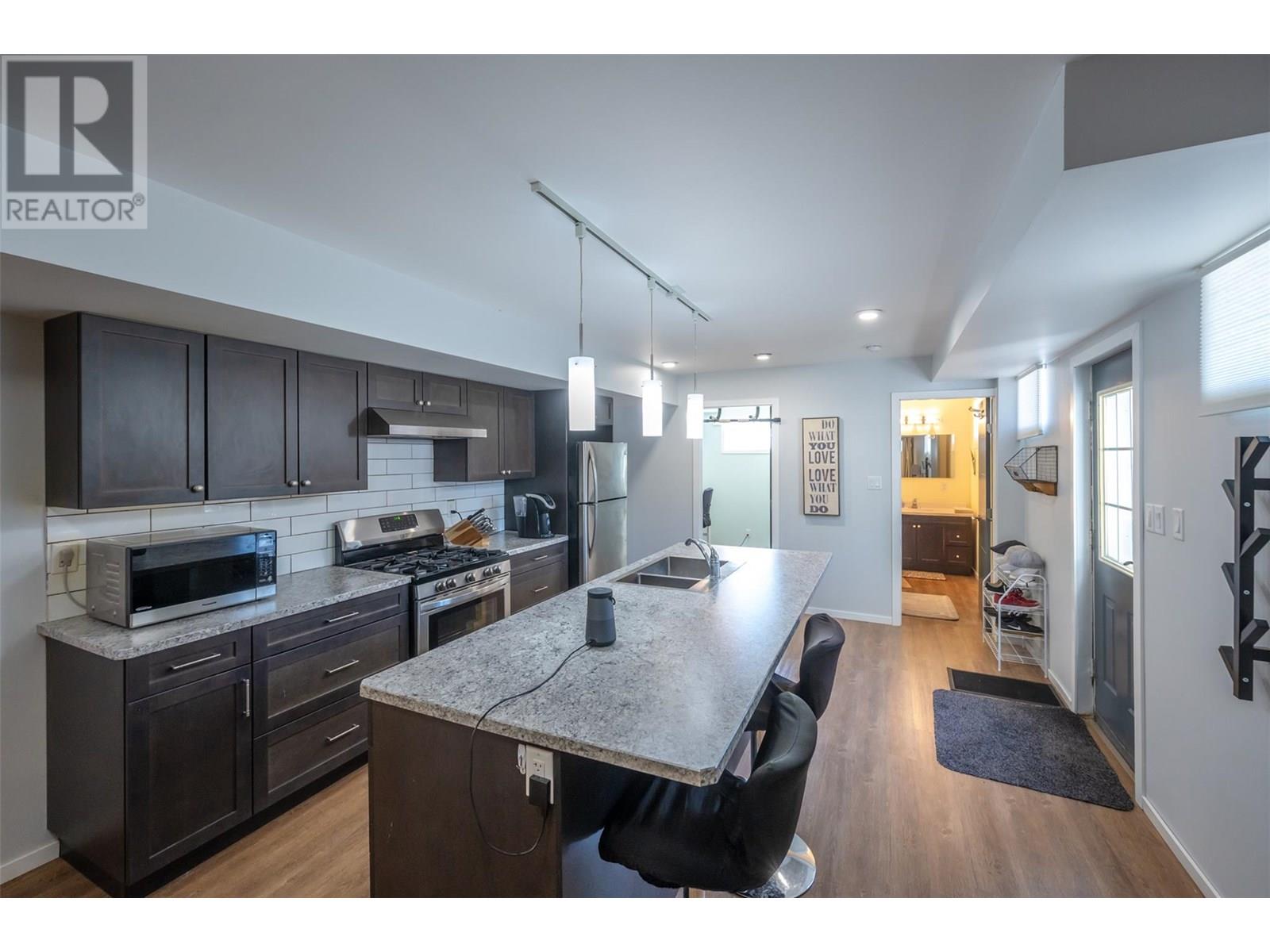 445 5 Road, Oliver