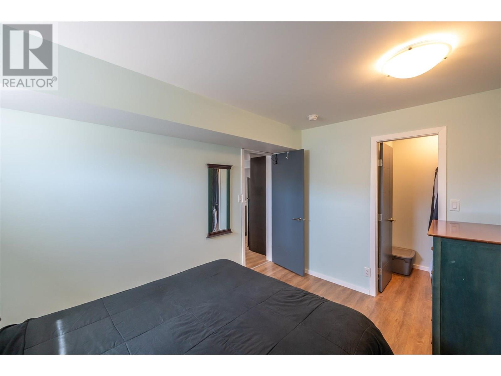 445 5 Road, Oliver