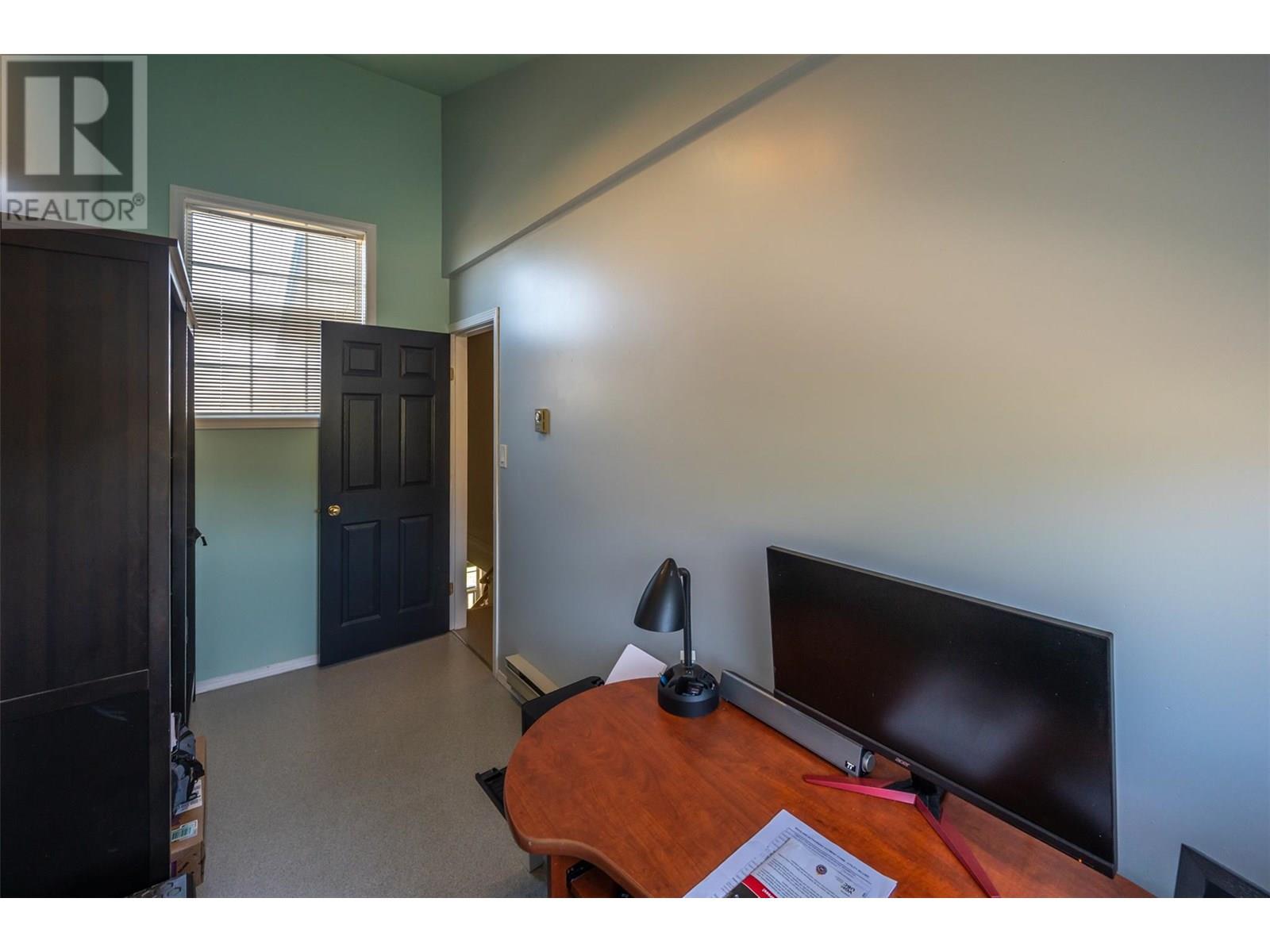 445 5 Road, Oliver