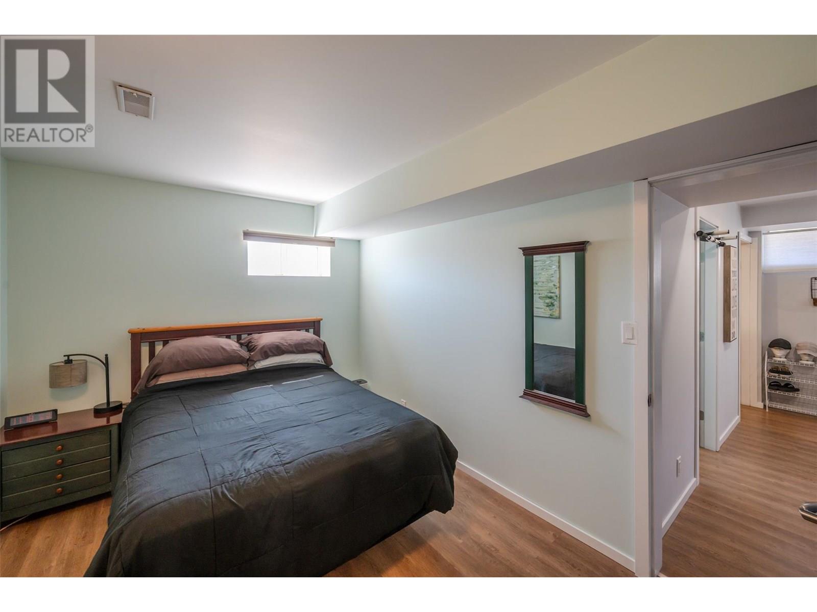 445 5 Road, Oliver