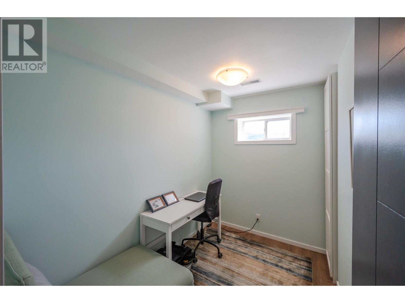 445 5 Road, Oliver