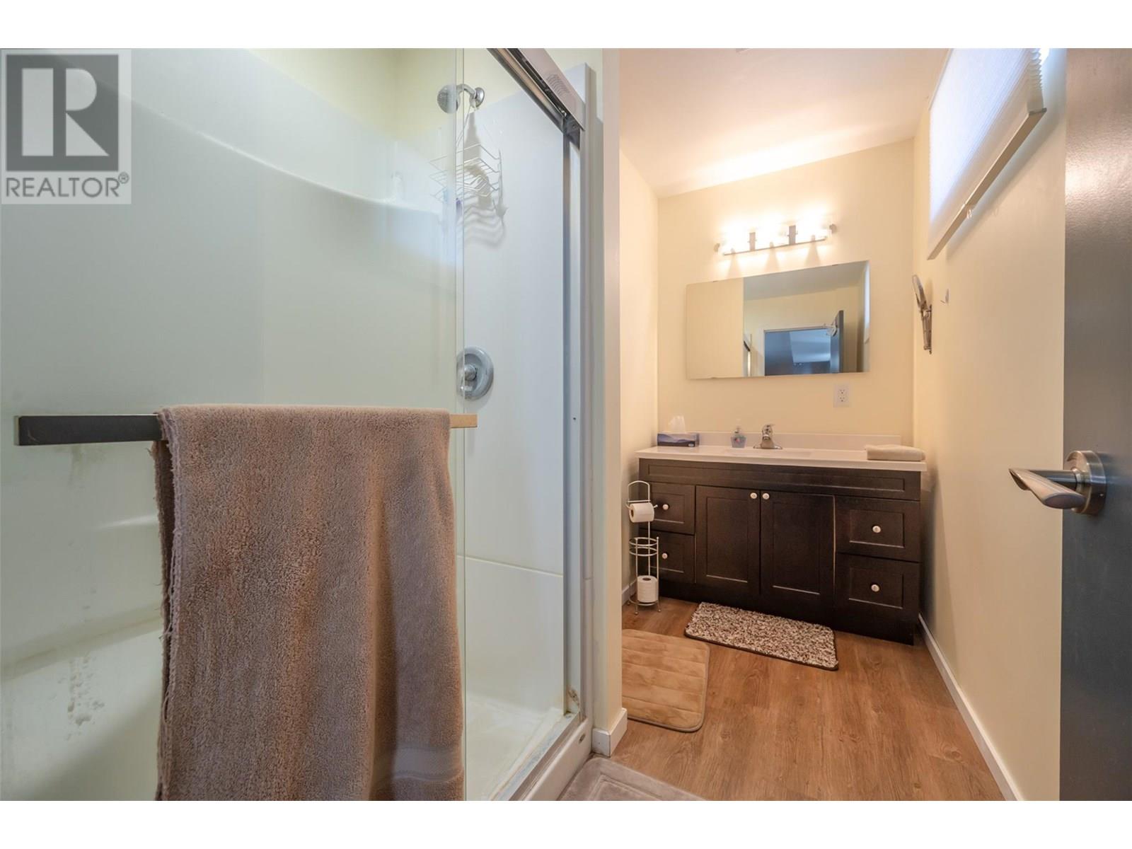 445 5 Road, Oliver