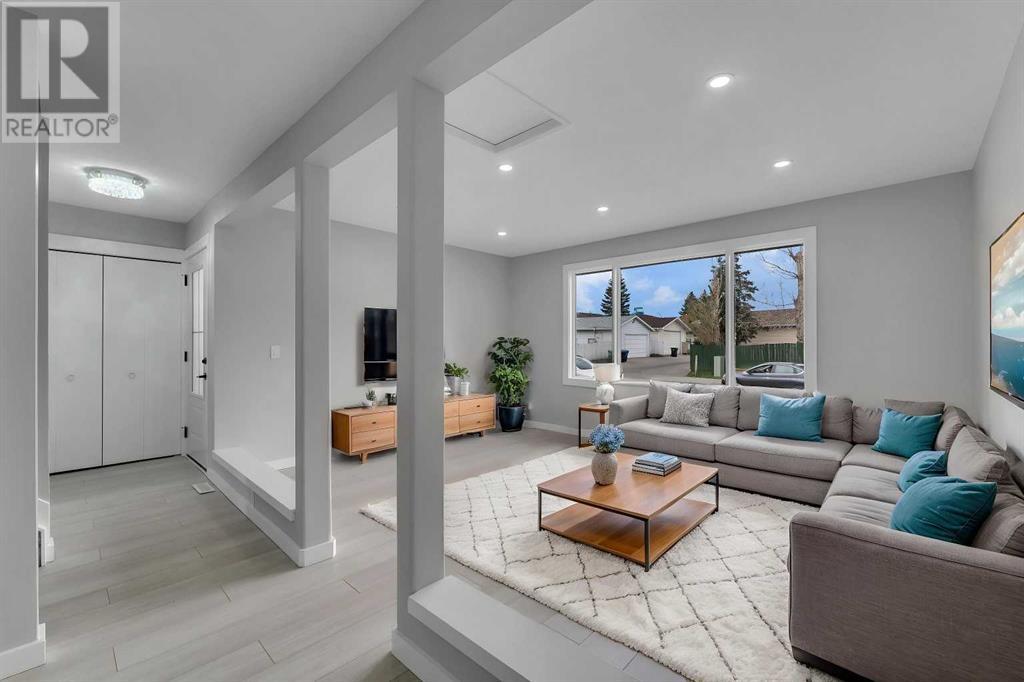 Single Family House for Sale in   Avenue NE Pineridge Calgary 
