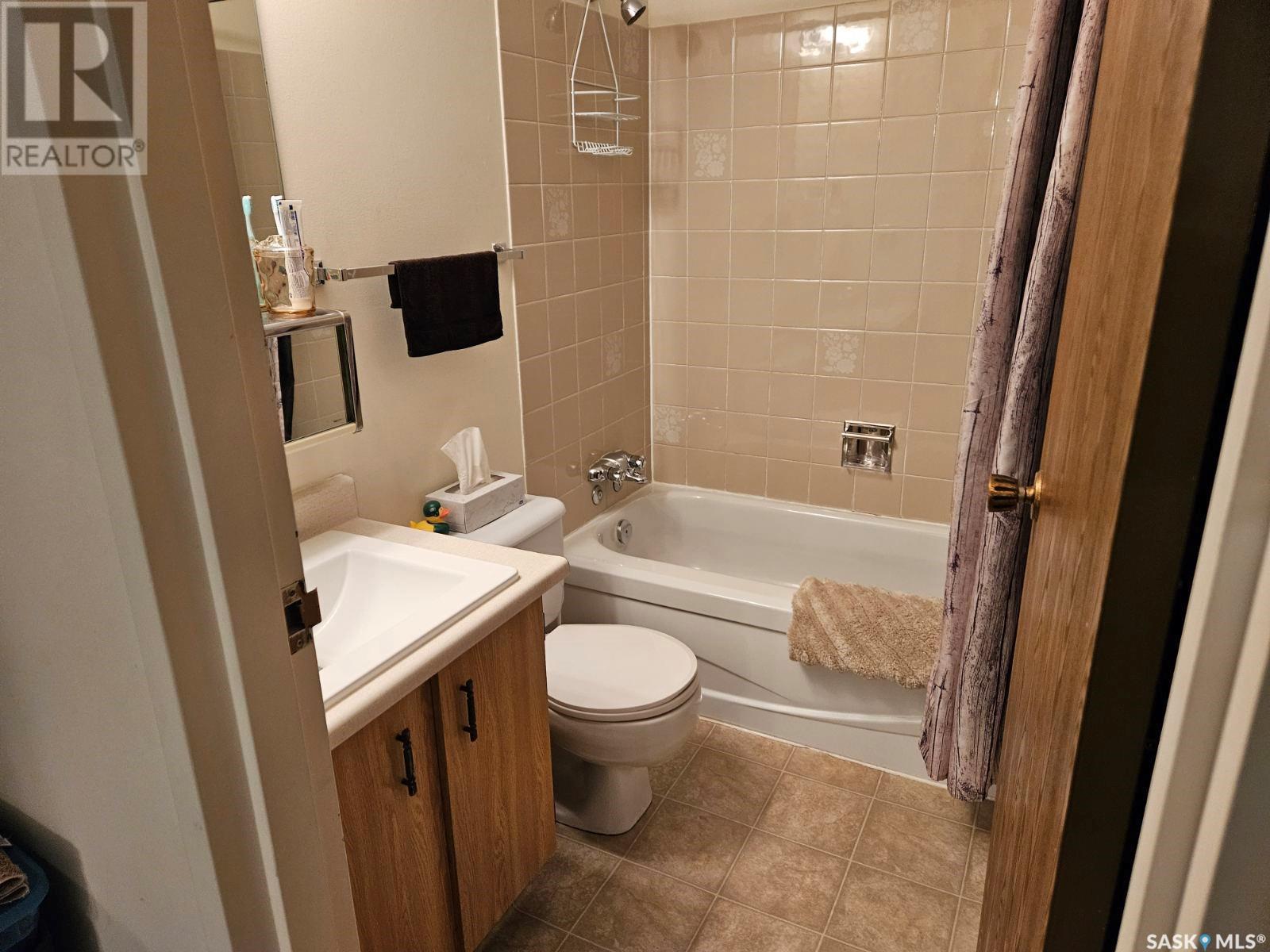 Photo 4 of 1734 425 115th Street E, Saskatoon SK