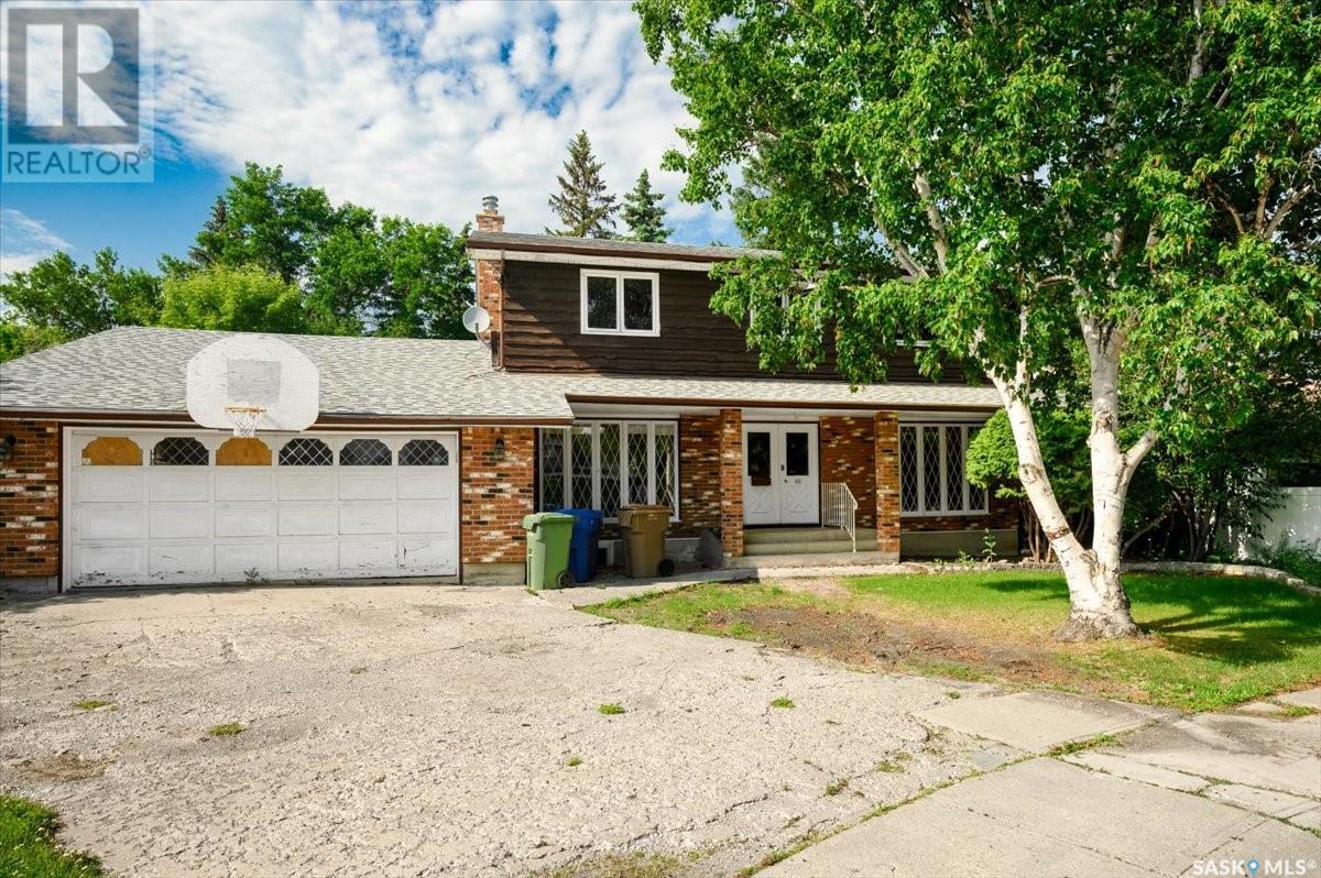 Single Family House 2 Level for Sale in  LANCASTER PLACE Regina 