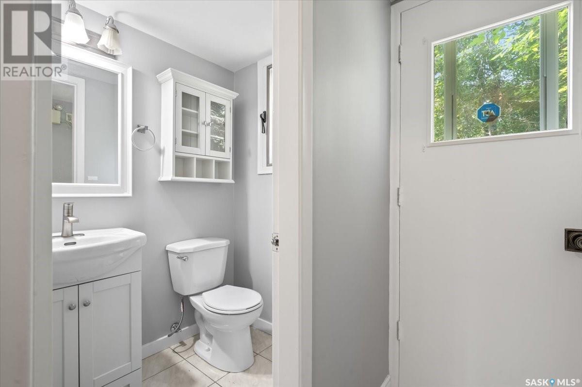 Single Family House 2 Level for Sale in  LANCASTER PLACE Regina 
