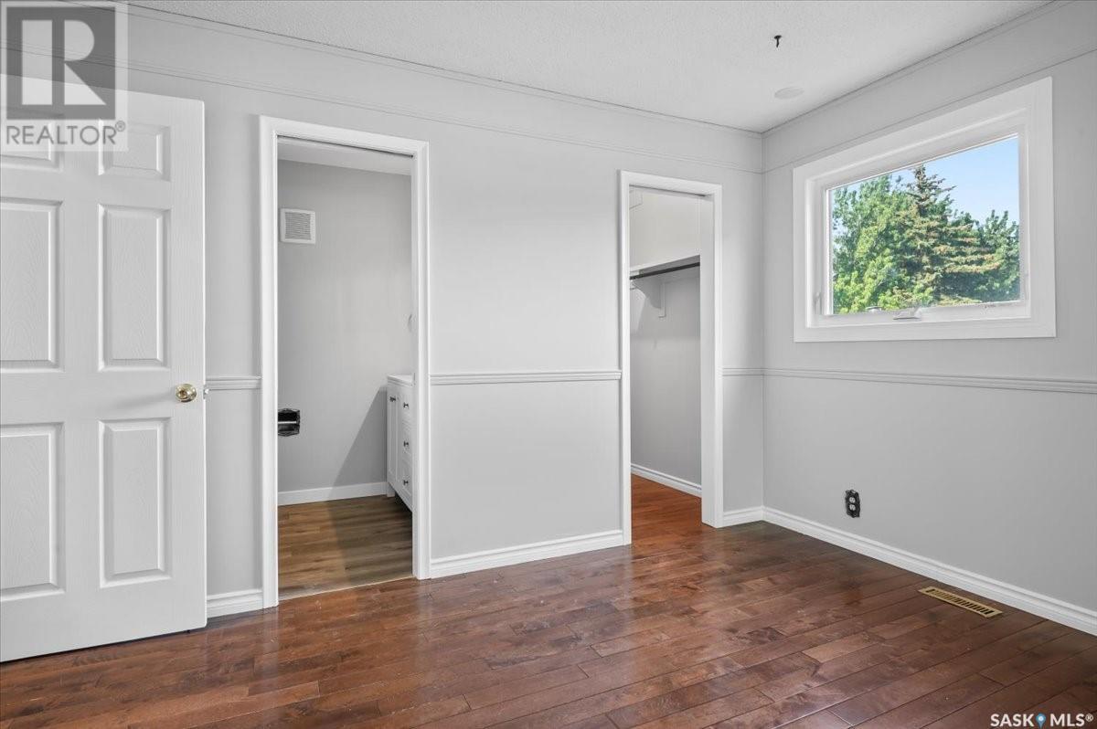 Single Family House 2 Level for Sale in  LANCASTER PLACE Regina 